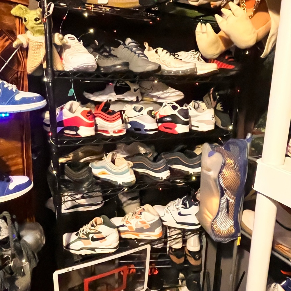 Jordan Athletic Shoes White and Black Performance Sneakers